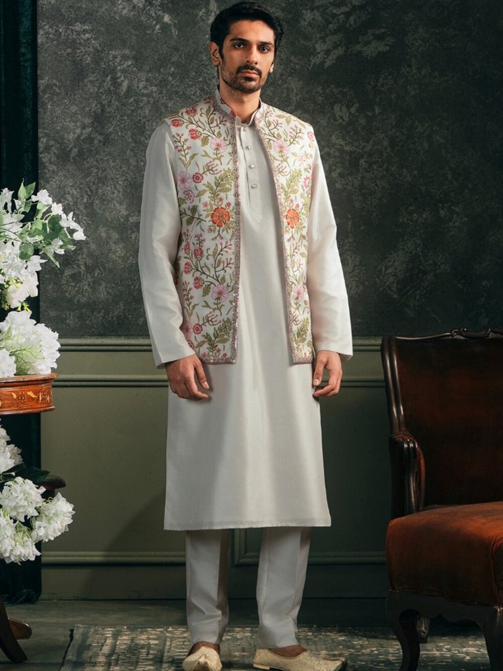 Lashkaraa Off White Multicolor Printed Nehru Jacket Set, Size Small, Like New